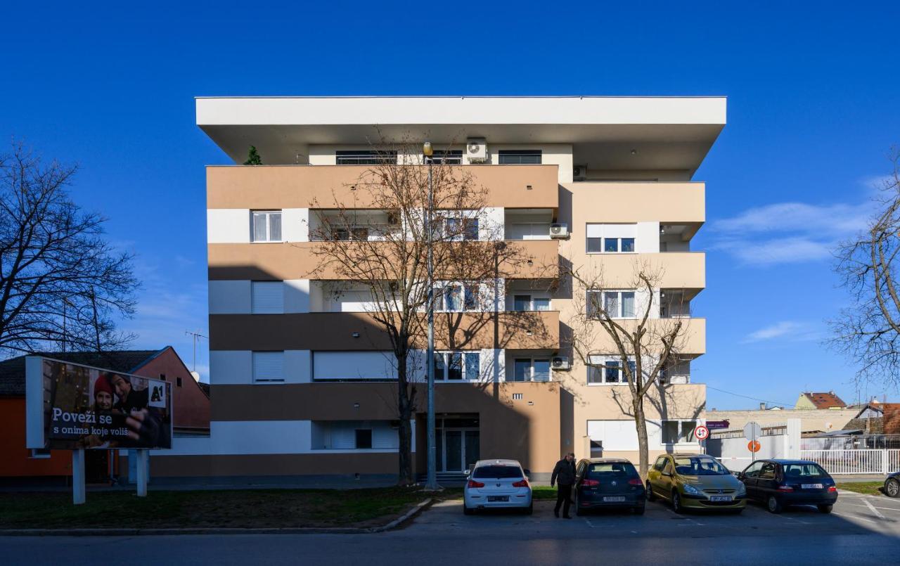 Apartman Lord Osijek Lägenhet Exteriör bild